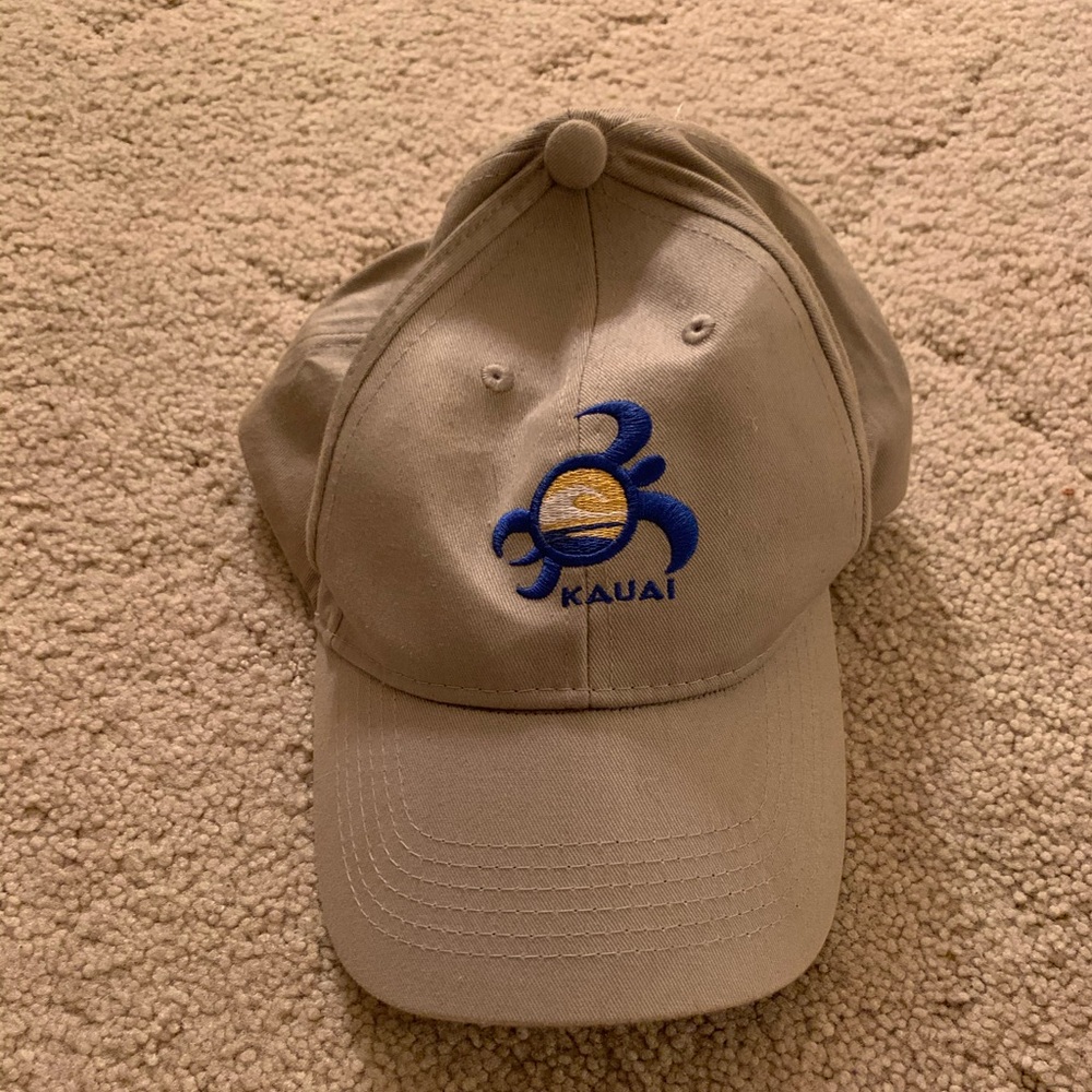 Vintage Tan/Cream colored Kauai Cap